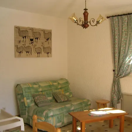 Rez De - 4 Personnes - - Vue Piscine Apartmán *