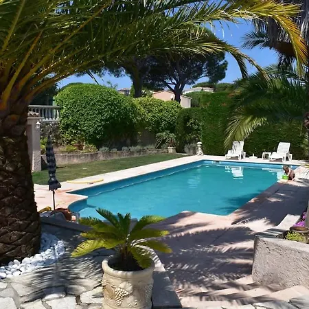 Rez De - 4 Personnes - - Vue Piscine Lägenhet