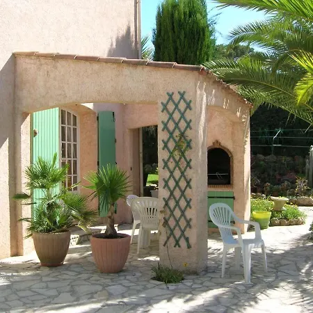 Rez De - 4 Personnes - - Vue Piscine Fréjus