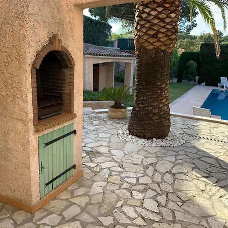 Rez De - 4 Personnes - - Vue Piscine *