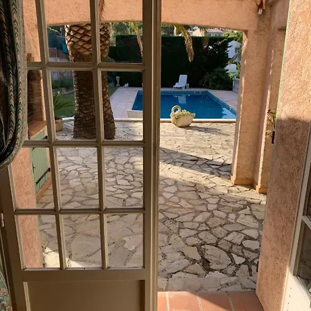 Lägenhet Rez De - 4 Personnes - - Vue Piscine Fréjus